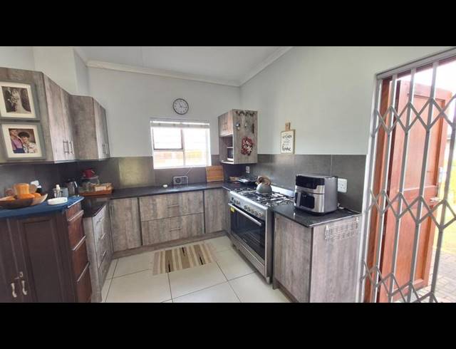 2 BEDROOM HOUSE FOR SALE IN DIE EILAND